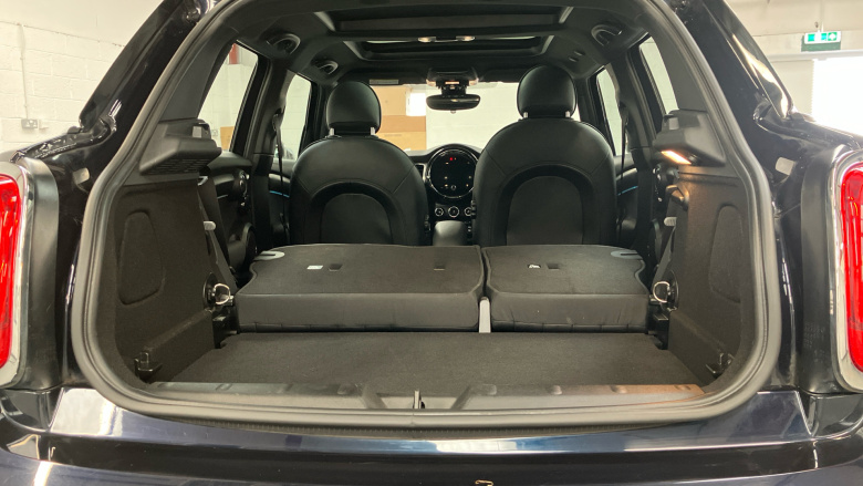 MINI Hatchback 2.0 Cooper S Exclusive 5dr Petrol Hatchback